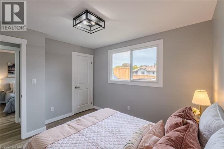 Photo 18 at 10 Uplands Drive, Brantford Photo 18 at 10 Uplands Drive, Brantford