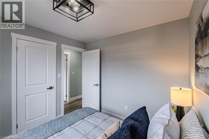 Photo 20 at 10 Uplands Drive, Brantford Photo 20 at 10 Uplands Drive, Brantford