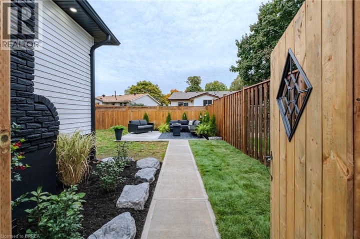 Photo 34 at 10 Uplands Drive, Brantford Photo 34 at 10 Uplands Drive, Brantford
