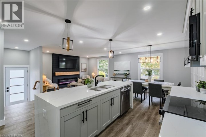 Photo 8 at 10 Uplands Drive, Brantford Photo 8 at 10 Uplands Drive, Brantford