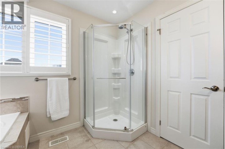 Photo 17 at 15 Yarington Drive, Brantford Photo 17 at 15 Yarington Drive, Brantford