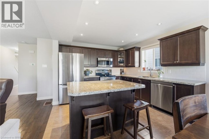 Photo 5 at 15 Yarington Drive, Brantford Photo 5 at 15 Yarington Drive, Brantford