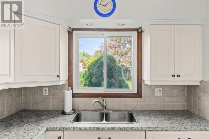 Photo 11 at 52 Trottier Drive, Tillsonburg Photo 11 at 52 Trottier Drive, Tillsonburg