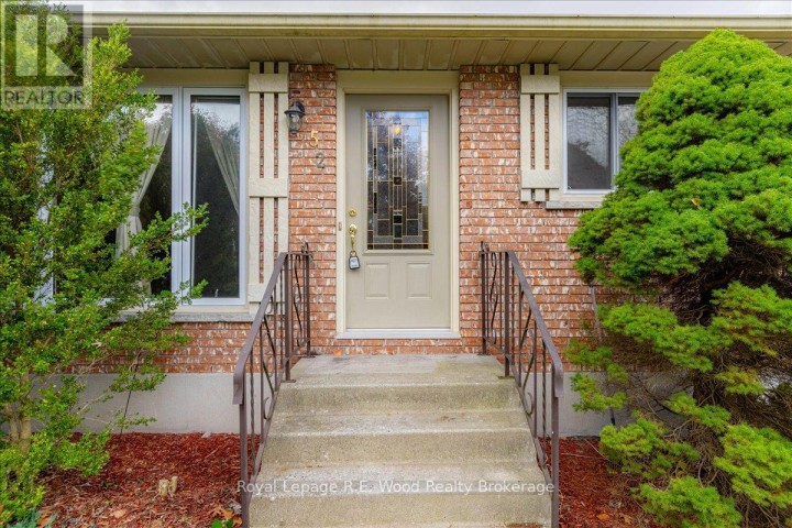 Photo 3 at 52 Trottier Drive, Tillsonburg Photo 3 at 52 Trottier Drive, Tillsonburg