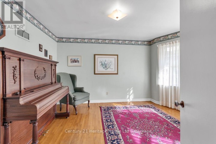 Photo 10 at 10 Parkside Drive, Tillsonburg Photo 10 at 10 Parkside Drive, Tillsonburg