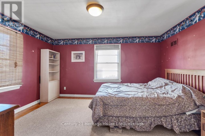 Photo 11 at 10 Parkside Drive, Tillsonburg Photo 11 at 10 Parkside Drive, Tillsonburg