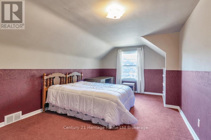 Photo 14 at 10 Parkside Drive, Tillsonburg Photo 14 at 10 Parkside Drive, Tillsonburg