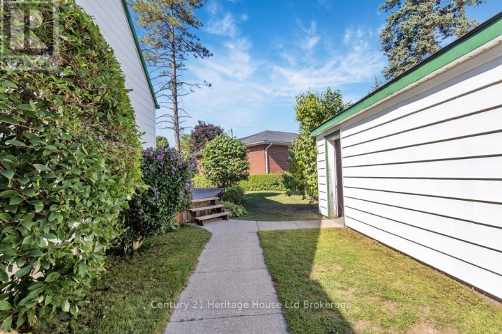 Photo 24 at 10 Parkside Drive, Tillsonburg Photo 24 at 10 Parkside Drive, Tillsonburg