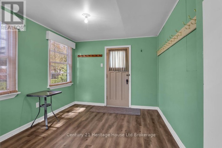 Photo 3 at 10 Parkside Drive, Tillsonburg Photo 3 at 10 Parkside Drive, Tillsonburg