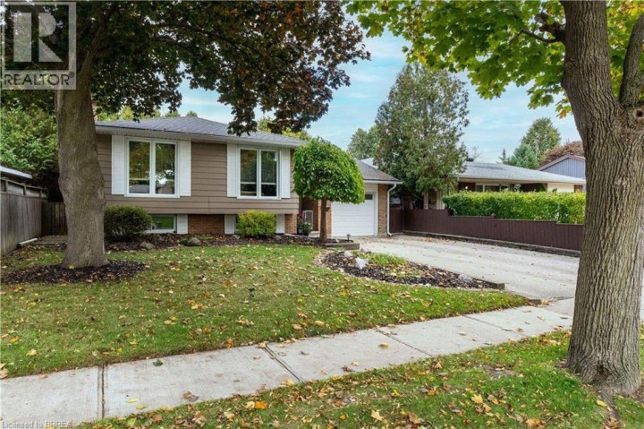 Photo 2 at 4 Adelaide Avenue, Brantford Photo 2 at 4 Adelaide Avenue, Brantford