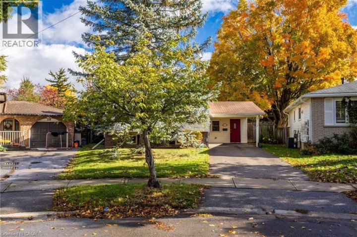 Photo 3 at 26 October Place, Brantford Photo 3 at 26 October Place, Brantford