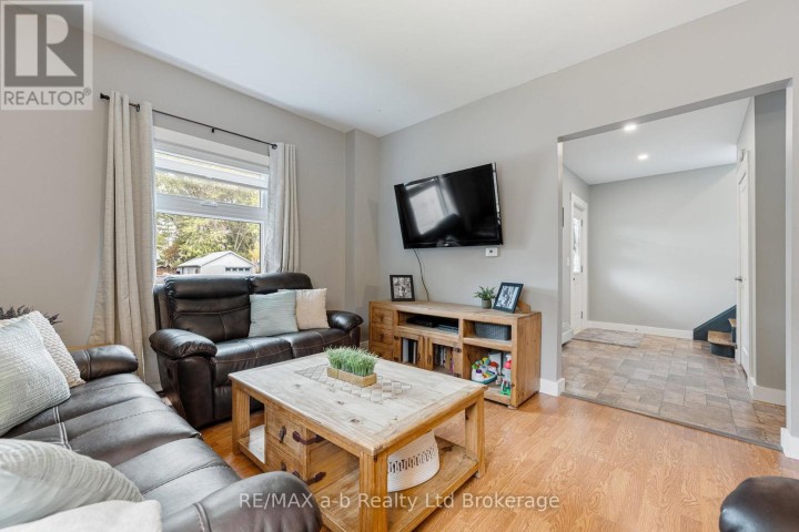 Photo 3 at 31 Concession Street W, Tillsonburg Photo 3 at 31 Concession Street W, Tillsonburg