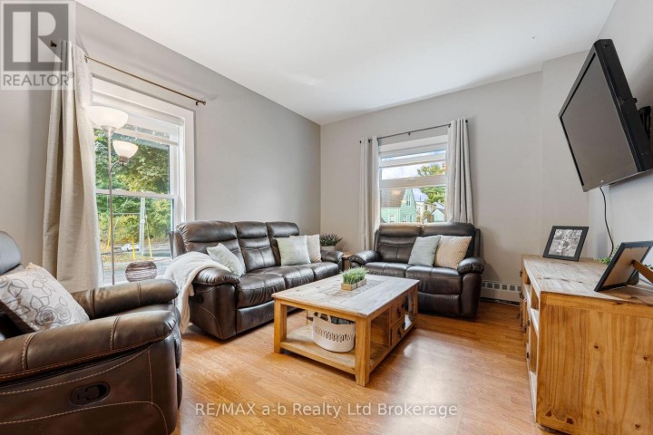 Photo 5 at 31 Concession Street W, Tillsonburg Photo 5 at 31 Concession Street W, Tillsonburg