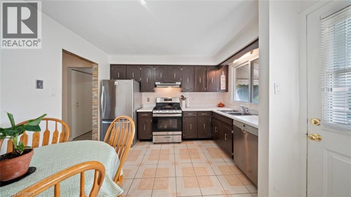 Photo 13 at 14 Melbourne Crescent, Brantford Photo 13 at 14 Melbourne Crescent, Brantford