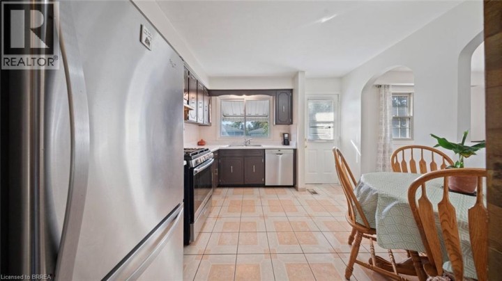 Photo 14 at 14 Melbourne Crescent, Brantford Photo 14 at 14 Melbourne Crescent, Brantford