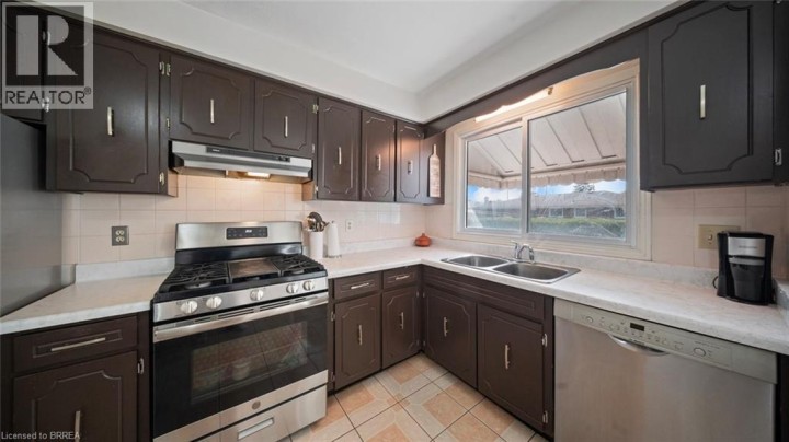 Photo 15 at 14 Melbourne Crescent, Brantford Photo 15 at 14 Melbourne Crescent, Brantford