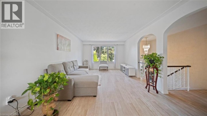 Photo 8 at 14 Melbourne Crescent, Brantford Photo 8 at 14 Melbourne Crescent, Brantford