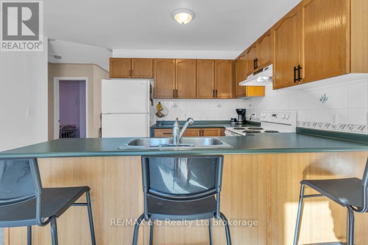 Photo 14 at 32 Magnolia Drive, Tillsonburg Photo 14 at 32 Magnolia Drive, Tillsonburg