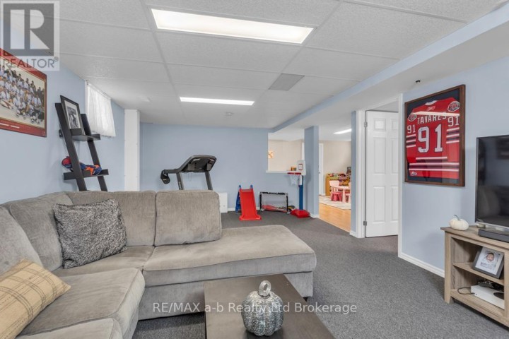 Photo 17 at 32 Magnolia Drive, Tillsonburg Photo 17 at 32 Magnolia Drive, Tillsonburg