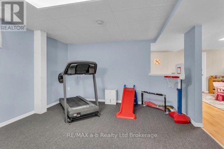 Photo 19 at 32 Magnolia Drive, Tillsonburg Photo 19 at 32 Magnolia Drive, Tillsonburg