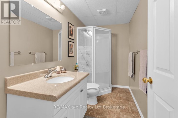 Photo 20 at 32 Magnolia Drive, Tillsonburg Photo 20 at 32 Magnolia Drive, Tillsonburg