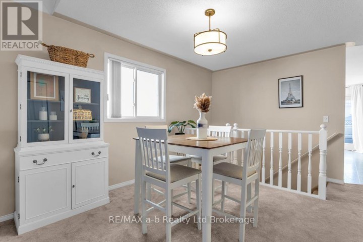 Photo 5 at 32 Magnolia Drive, Tillsonburg Photo 5 at 32 Magnolia Drive, Tillsonburg