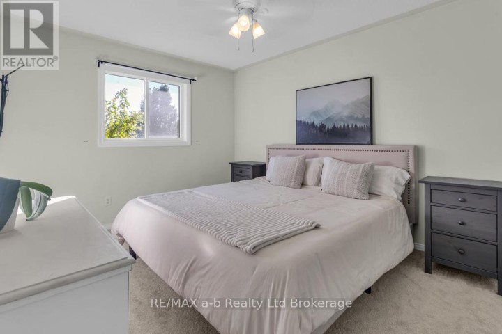 Photo 8 at 32 Magnolia Drive, Tillsonburg Photo 8 at 32 Magnolia Drive, Tillsonburg