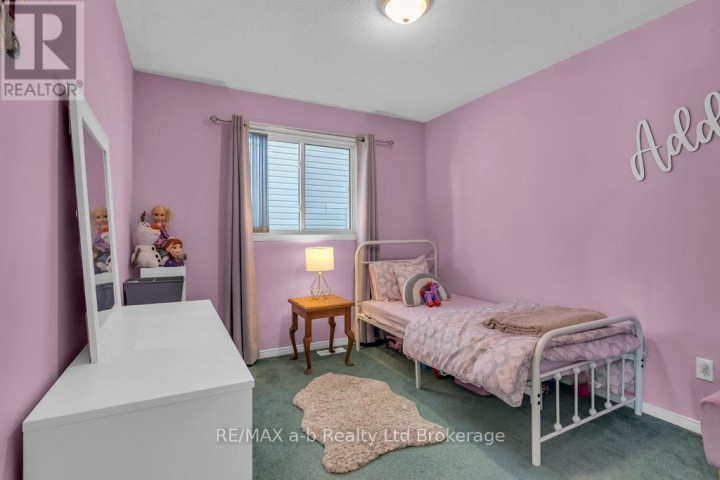 Photo 9 at 32 Magnolia Drive, Tillsonburg Photo 9 at 32 Magnolia Drive, Tillsonburg