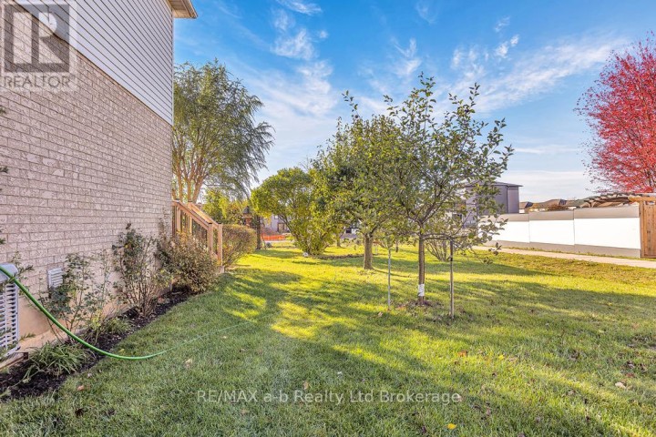 Photo 12 at 13 Southridge Road, Tillsonburg Photo 12 at 13 Southridge Road, Tillsonburg