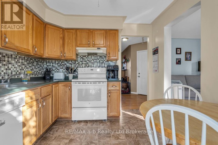 Photo 16 at 13 Southridge Road, Tillsonburg Photo 16 at 13 Southridge Road, Tillsonburg