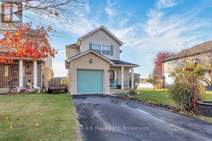 Photo 3 at 13 Southridge Road, Tillsonburg Photo 3 at 13 Southridge Road, Tillsonburg