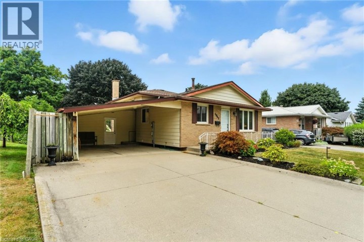 Photo 2 at 1043 Canfield Crescent, Woodstock Photo 2 at 1043 Canfield Crescent, Woodstock